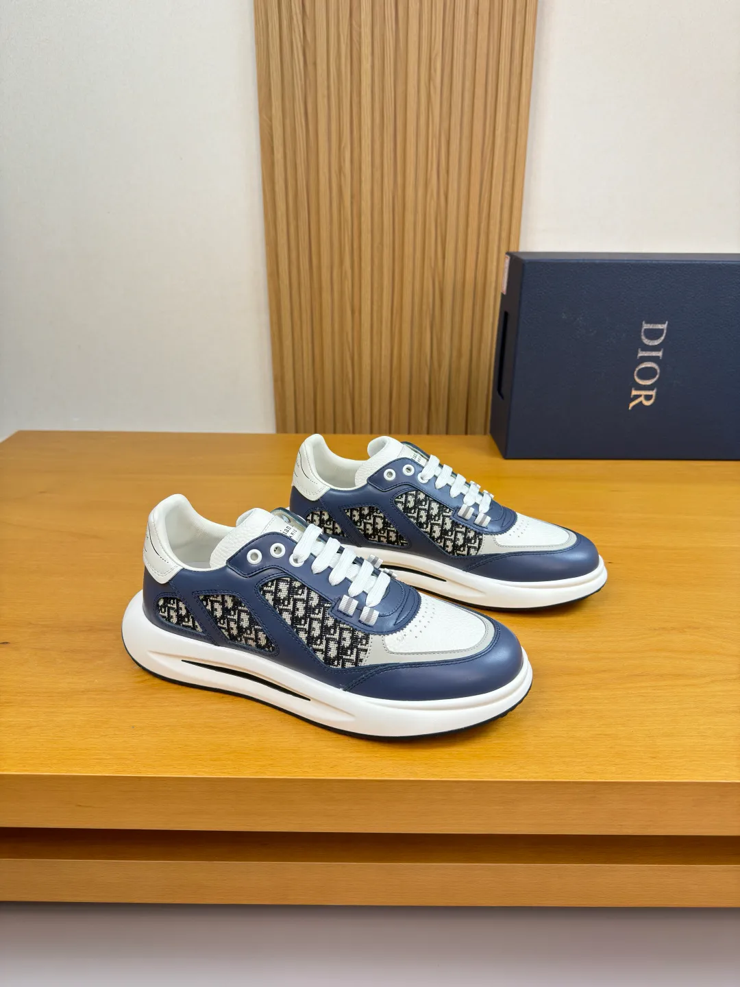 [Dior] Dior P780 men's shoes💰 - High-end quality original order·Casual sports shoes - Upper: 🔝Nappa calfskin, perforated calfskin, brand totem canvas cloth, tongue. Heel. Silk-printed high-frequency brand logo - Inner: water-dyed cowhide, foot pad; brand canvas - Outsole: ultra-light TPU. Rubber foam; two-color molded outsole -Ultra-high quality control·Fine workmanship: outstanding (high-end·nobility·grade) -Size: 39-44 (38, 45, can be customized)·DR0181